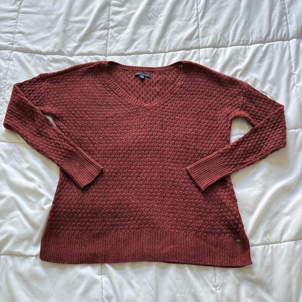 American Eagle Outfitters Rust Red V-Neck Textured Knit Sweater Womens Small